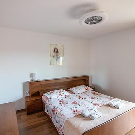 Apartment Zvjezdana Omis Ngoại thất bức ảnh
